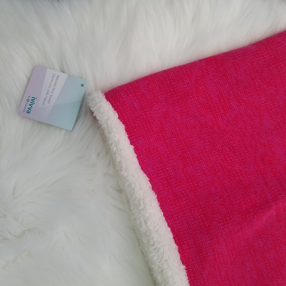 Naturally nice snood ivivva by lululemon pink NWT - Picture 2 of 5